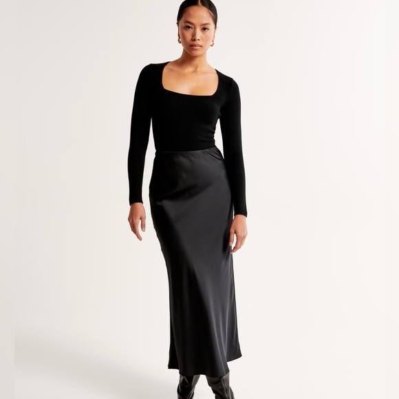 Abercrombie & Fitch Long-Sleeve Ottoman Squareneck Bodysuit - Picture 2 of 3